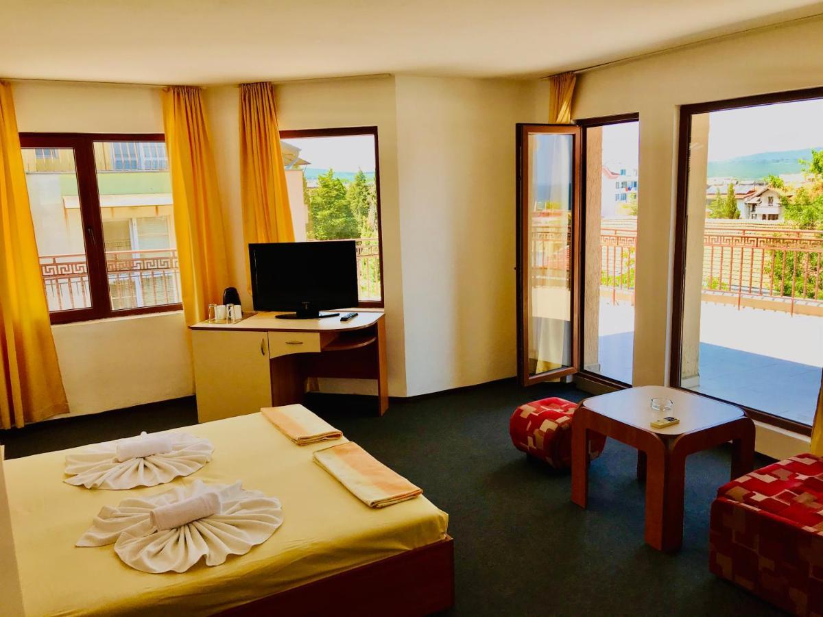 Family Hotel Friends Primorsko Eksteriør bilde